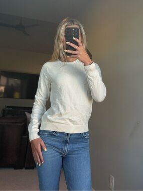 GAP Cream Crewneck Pullover Sweater
